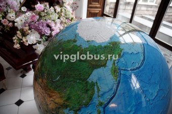 Физический глобус Земли "Вид из Космоса" на подставке из дерева, d=130 см