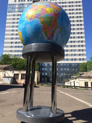 Политический глобус Земли на подставке-тумбе из пластика, d=64 см