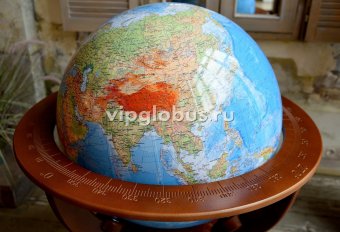 Физический глобус Земли на резной подставке из дерева, d=64 см