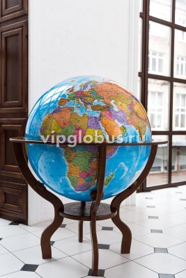 Политический глобус Земли на резной подставке из дерева, d=95 см