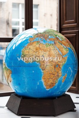 Физический глобус Земли на подставке из дерева, d=95 см