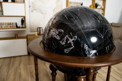 Глобус звездного неба VIP на напольной деревянной подставке из дуба d=95 см