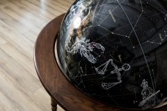 Глобус звездного неба VIP на напольной деревянной подставке из дуба d=95 см